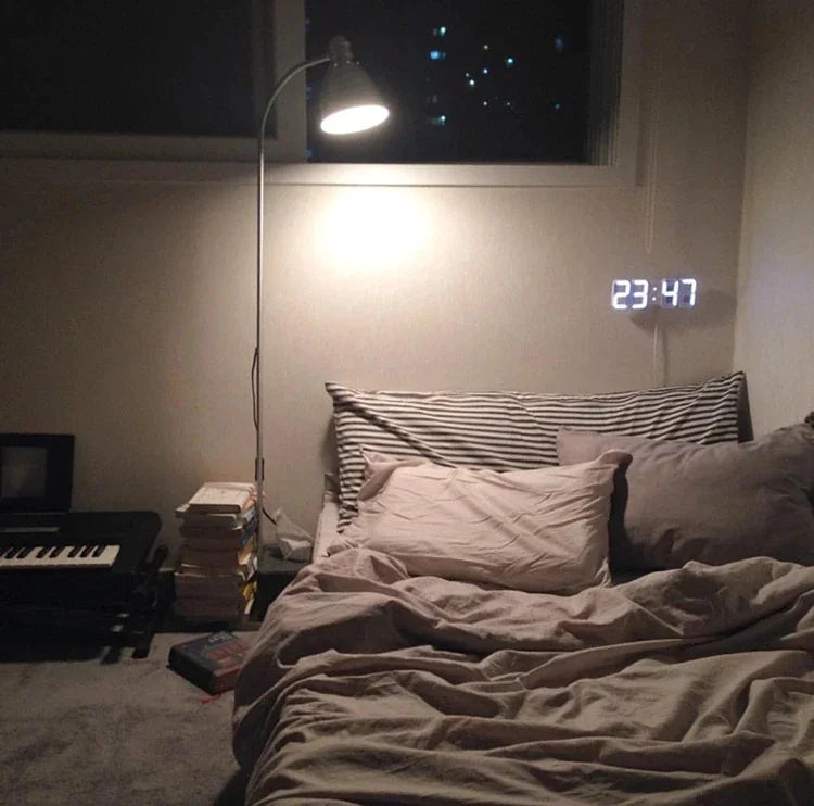 3D LED Wall/Desk Clock with USB & Auto Dimmer